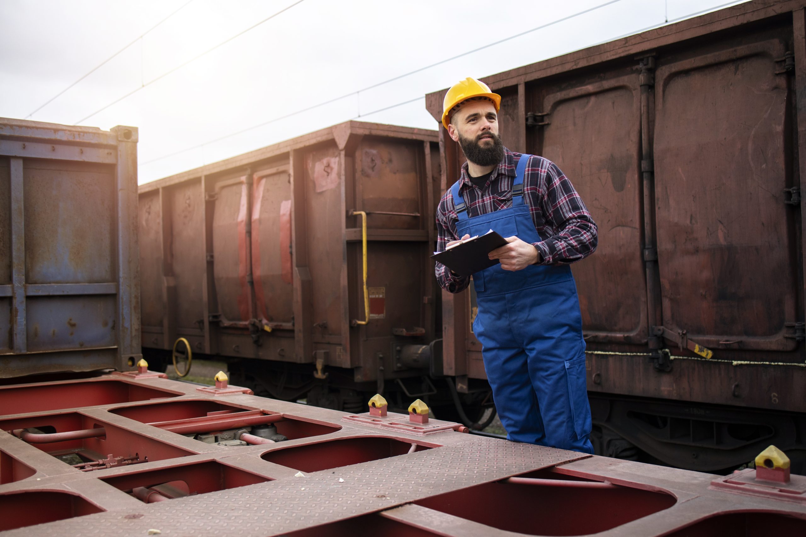 How Do Iron Ore Transporters in India Handle Bulk Shipments?